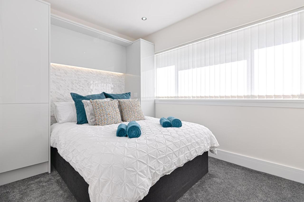 Luxury Property With Hot Tub And Sea Views Oystermouth Exterior foto