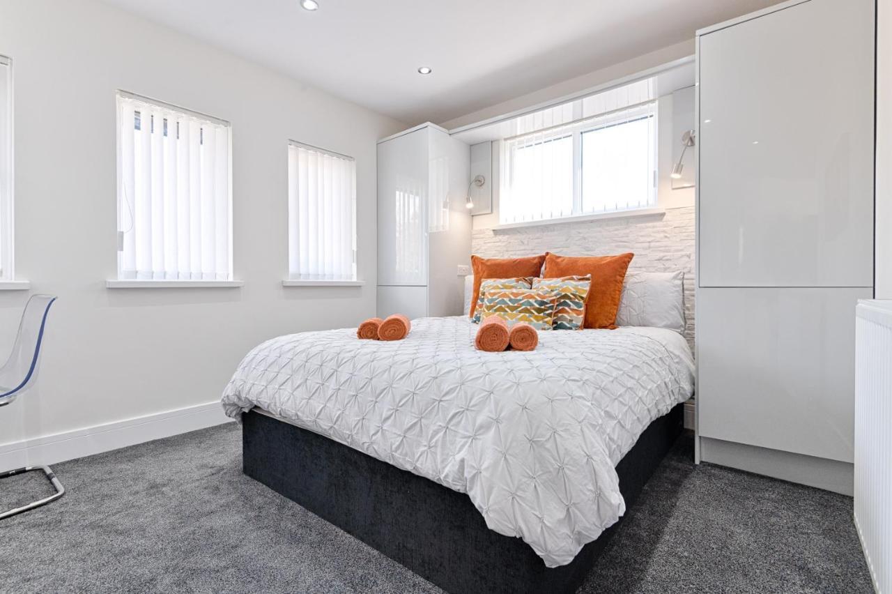 Luxury Property With Hot Tub And Sea Views Oystermouth Exterior foto