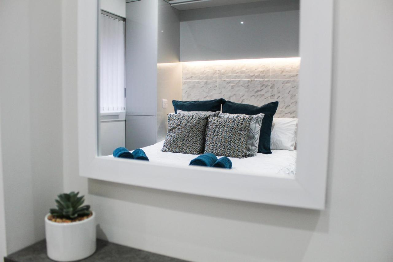 Luxury Property With Hot Tub And Sea Views Oystermouth Exterior foto