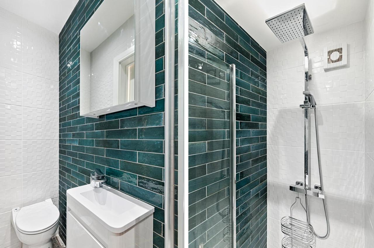 Luxury Property With Hot Tub And Sea Views Oystermouth Exterior foto