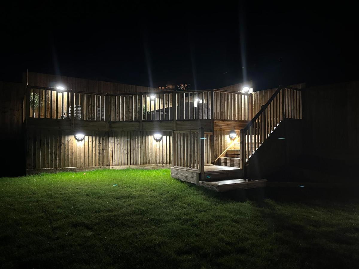 Luxury Property With Hot Tub And Sea Views Oystermouth Exterior foto